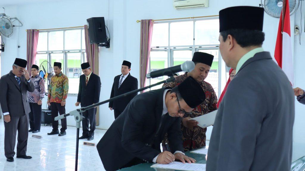 Dr. Arbanur Rasyid, M.A dilantik Sebagai Ketua Lembaga Penelitian dan Pengabdian Kepada Masyarakat (LPPM) UIN Syekh Ali Hasan Ahmad Addary Padangsidimpuan