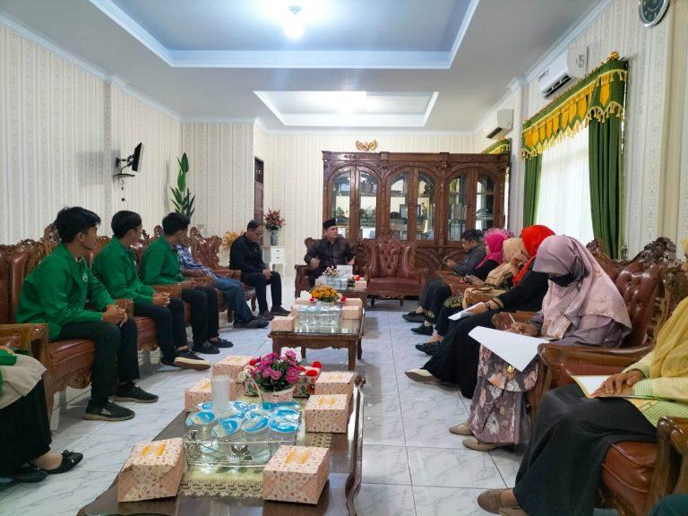 Rektor dan Civitas Akademika UIN Beri restu dan memberangkatkan 4 Perwakilan Mahasiswa UIN Syahada ikuti KKN Moderasi Beragama IV Se- Indoensia di Cigugur, Kuningan Jawa Barat.