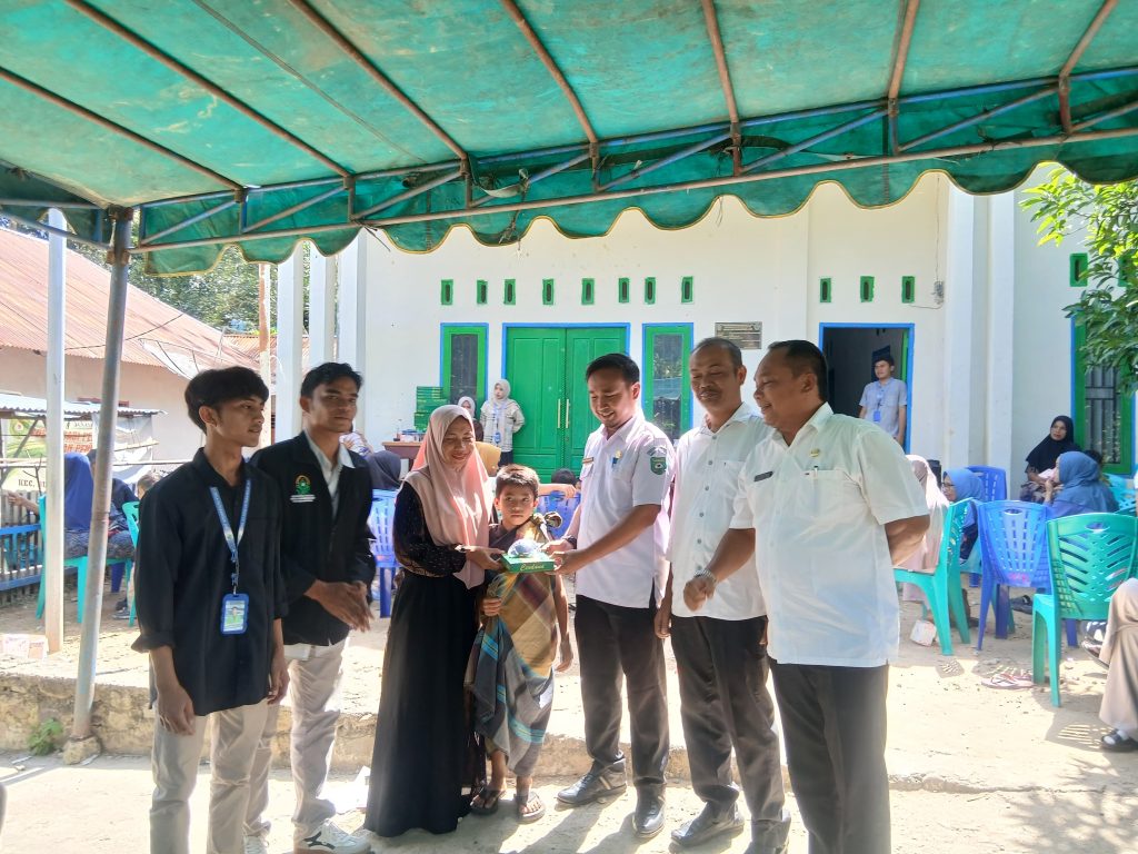 Kolaborasi Mahasiswa KKL, Pemda, dan Puskesmas Bukit Malintang Hadirkan Sunat Massal Gratis bagi Masyarakat